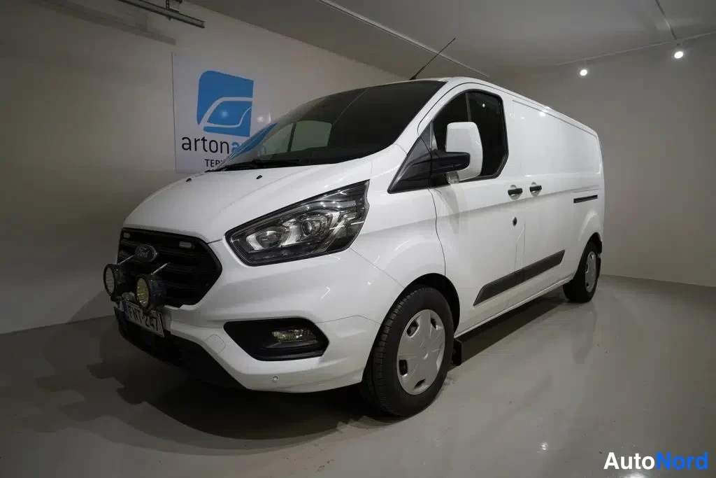 White Ford Transit Custom 2019, front three-quarter, nose to the left, photo 3