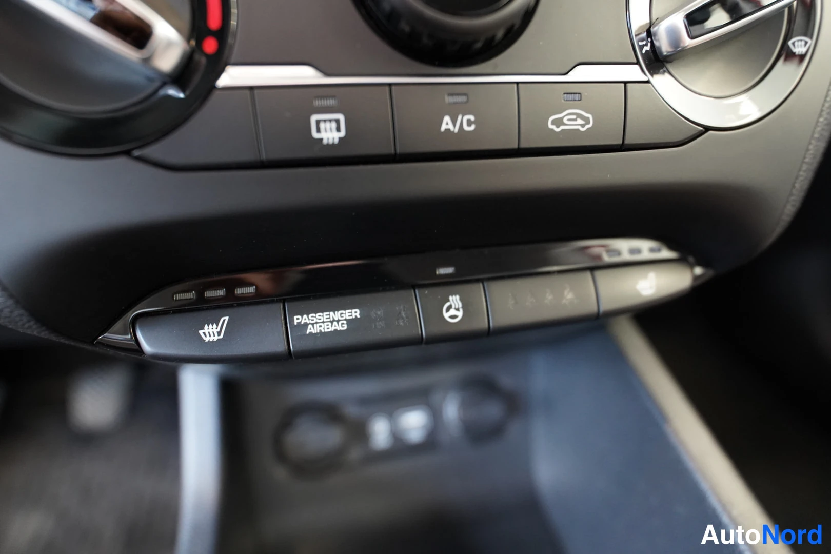 Punainen Hyundai i20 2016, kuva 38