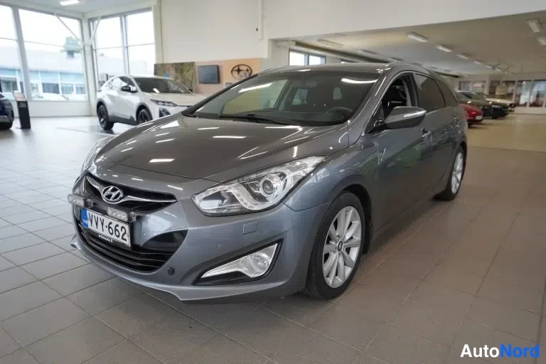 Harmaa Hyundai i40 2011, etuviisto, keula vasemmalle, kuva 5