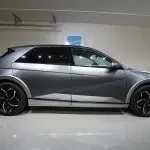 Harmaa Hyundai Ioniq 5 2022, sivulta, kuva 10