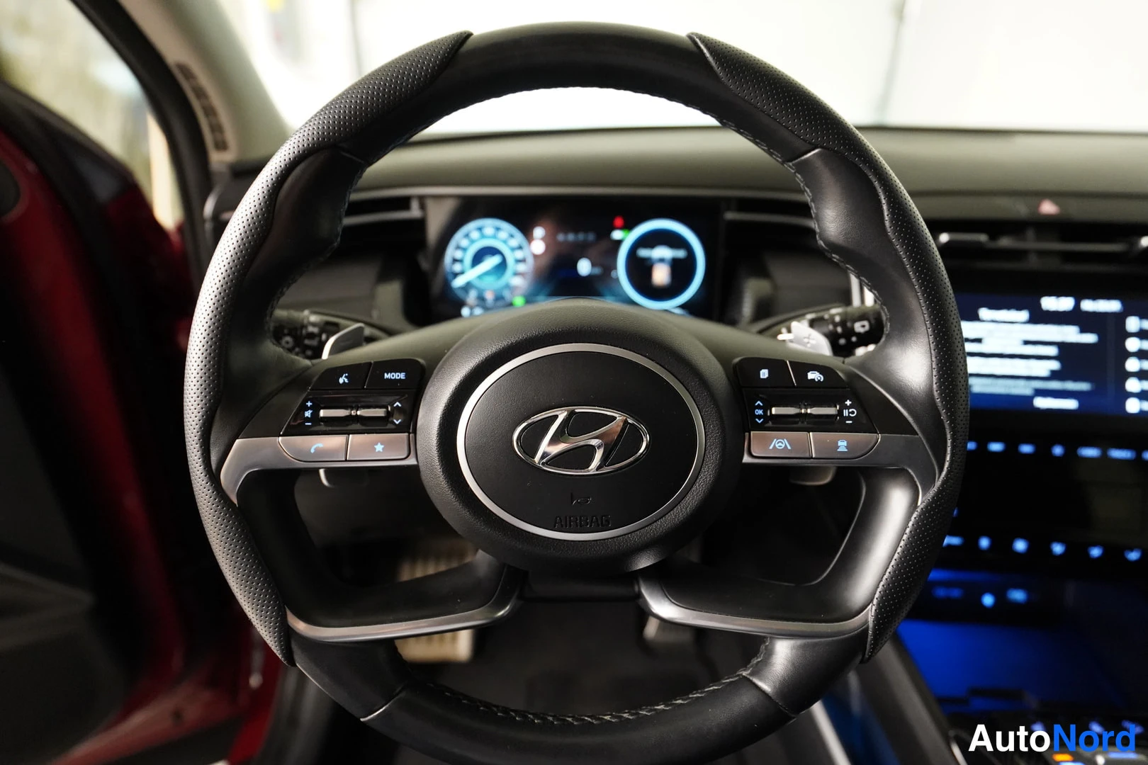 Punainen Hyundai Tucson 2021, kuva 16