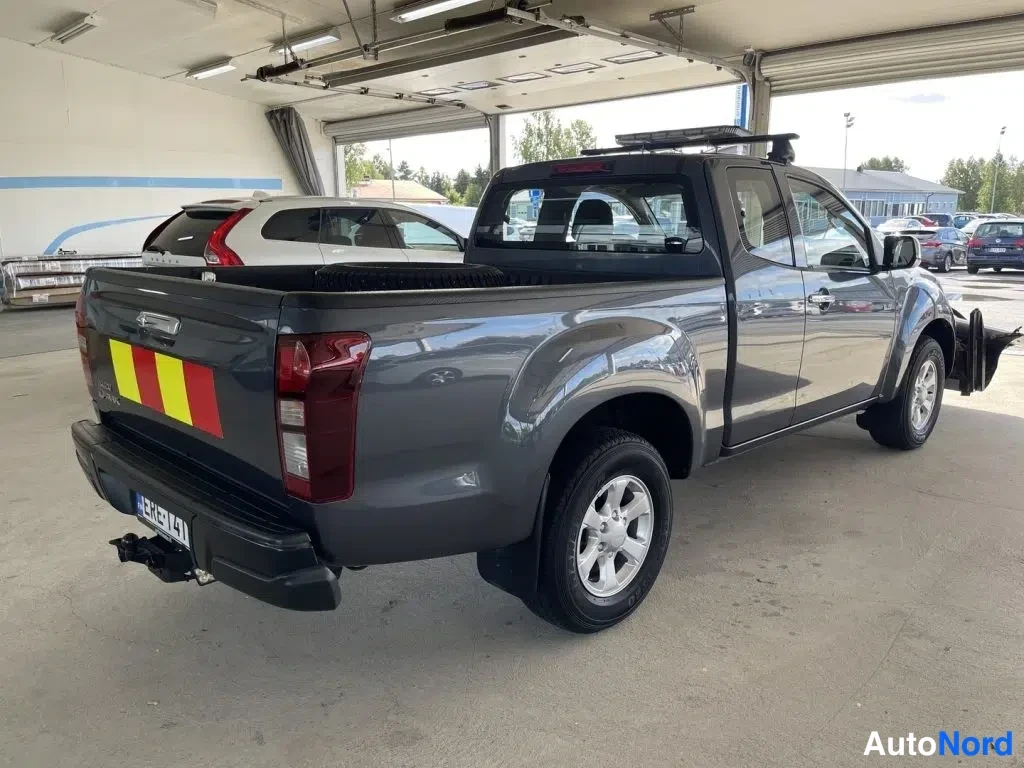Harmaa Isuzu D-Max 2019, takaviisto, kuva 11