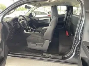 Harmaa Isuzu D-Max 2019, kuva 40
