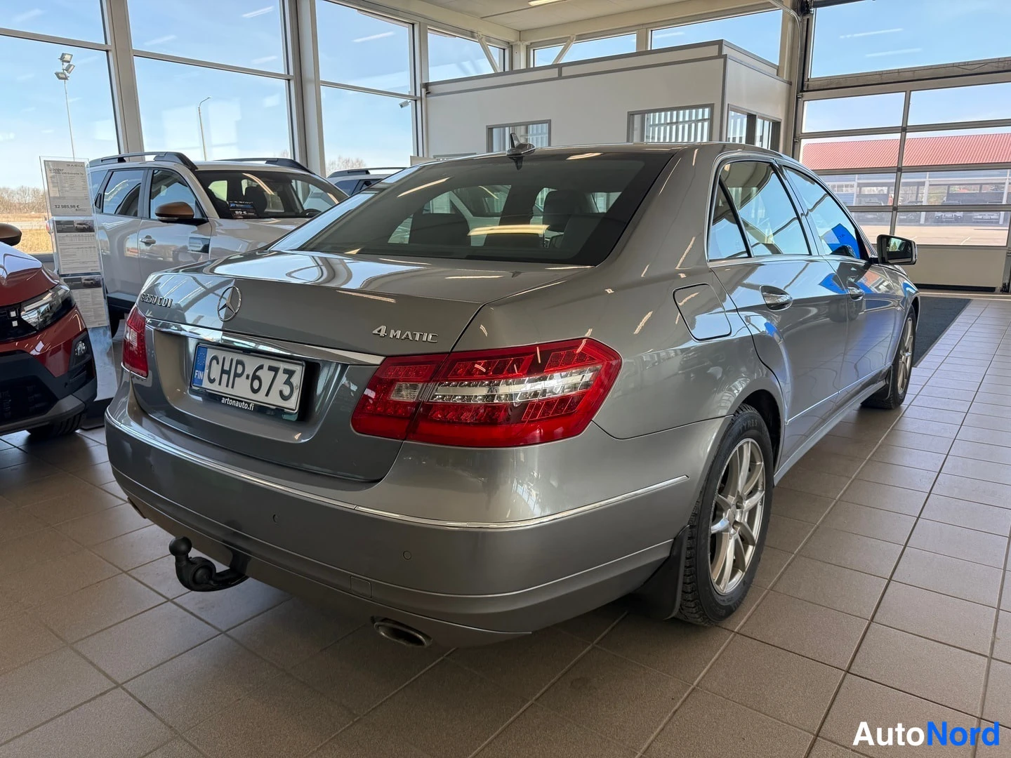 Harmaa Mercedes-Benz E 350 CDI 4MATIC 2010, takaviisto, kuva 21