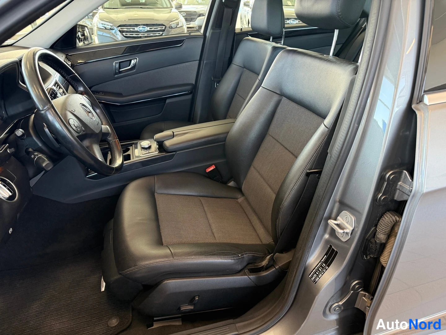 Harmaa Mercedes-Benz E 350 CDI 4MATIC 2010, kuva 28