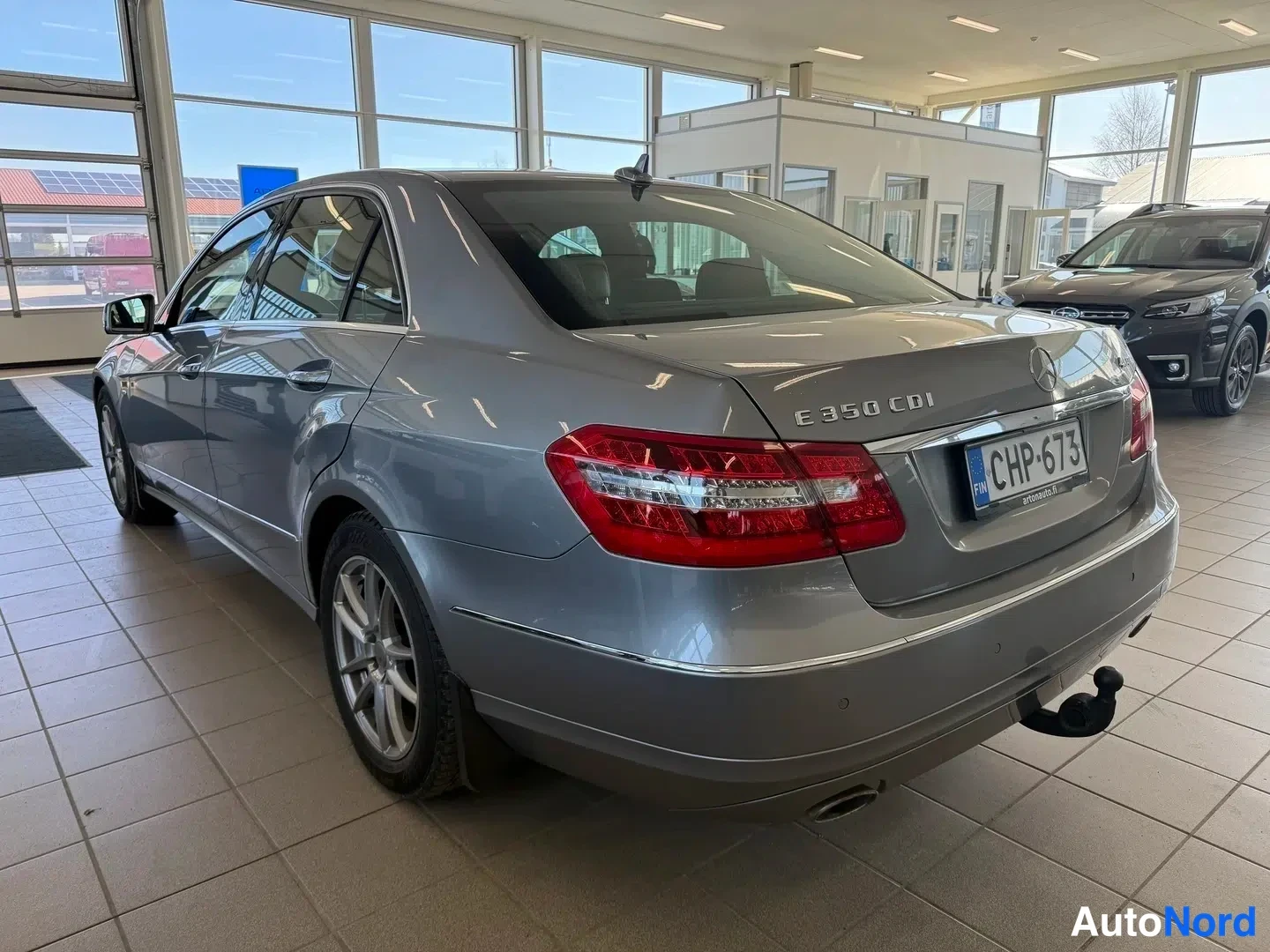Harmaa Mercedes-Benz E 350 CDI 4MATIC 2010, takaviisto, kuva 15