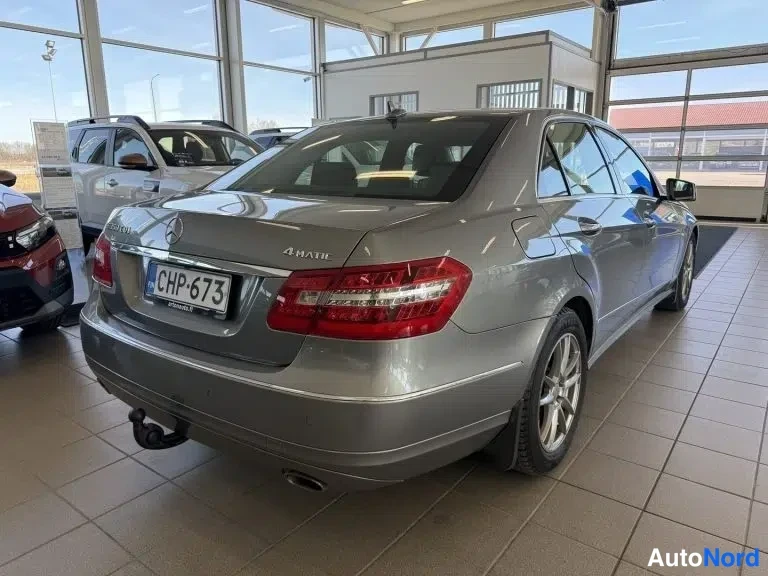 Harmaa Mercedes-Benz E 350 CDI 4MATIC 2010, takaviisto, kuva 27