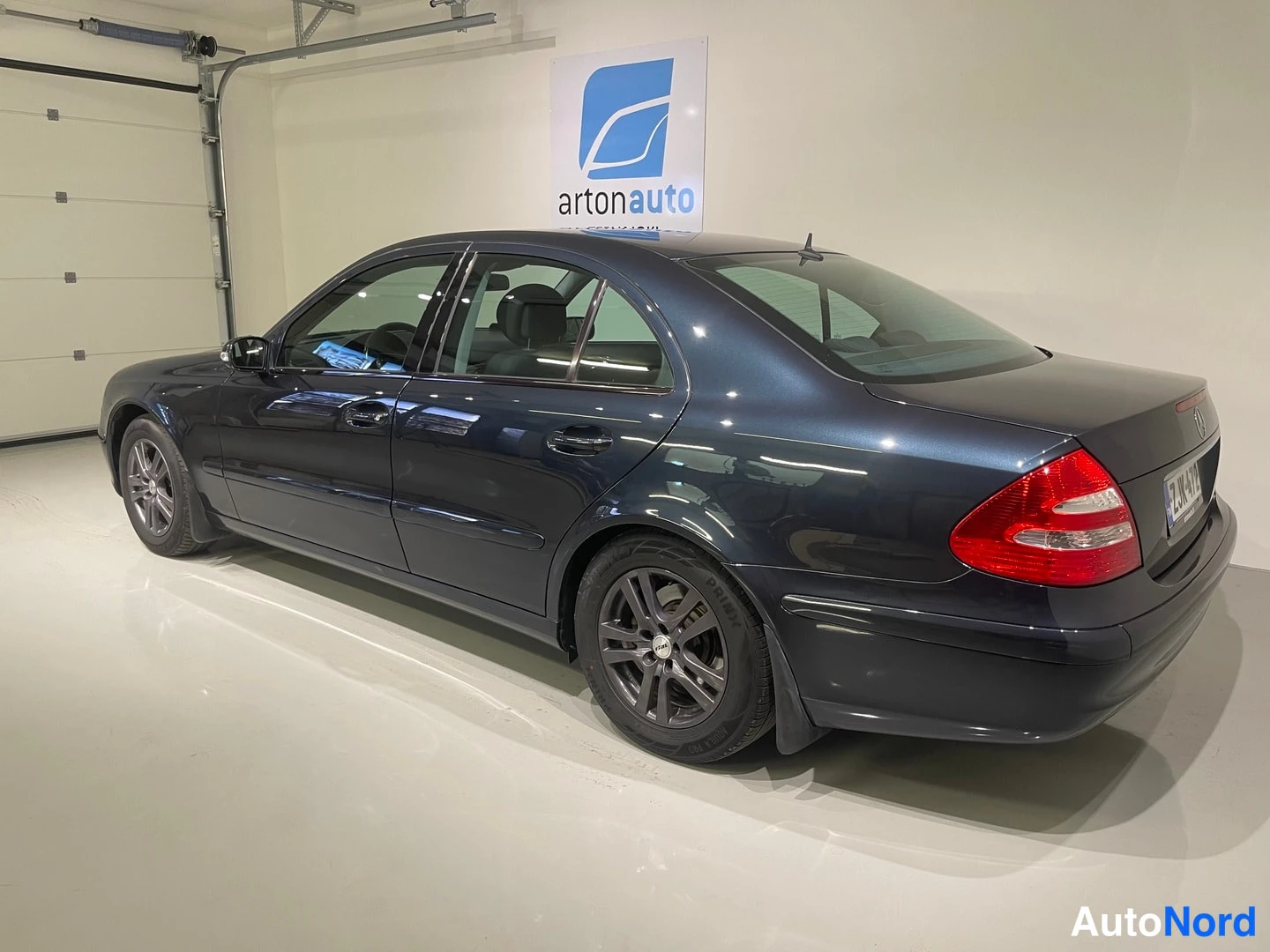Sininen Mercedes-Benz E 280 CDI 2006, takaviisto, kuva 21