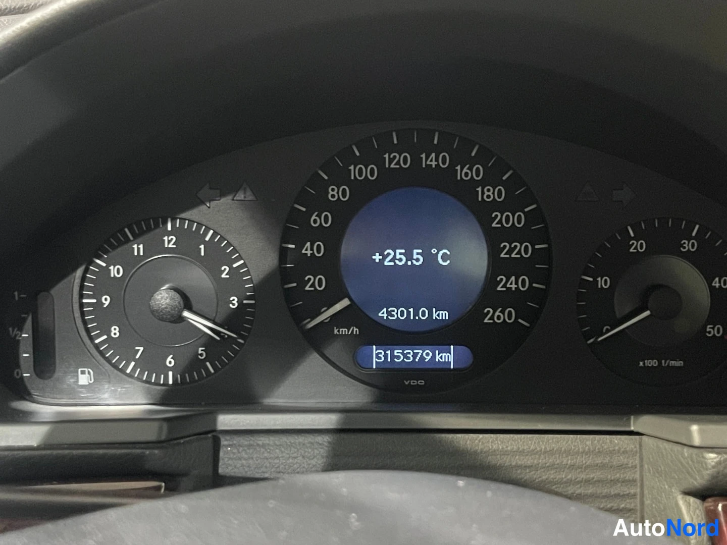 Sininen Mercedes-Benz E 280 CDI 2006, kuva 30