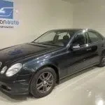 Sininen Mercedes-Benz E 280 CDI 2006, etuviisto, keula vasemmalle, kuva 3