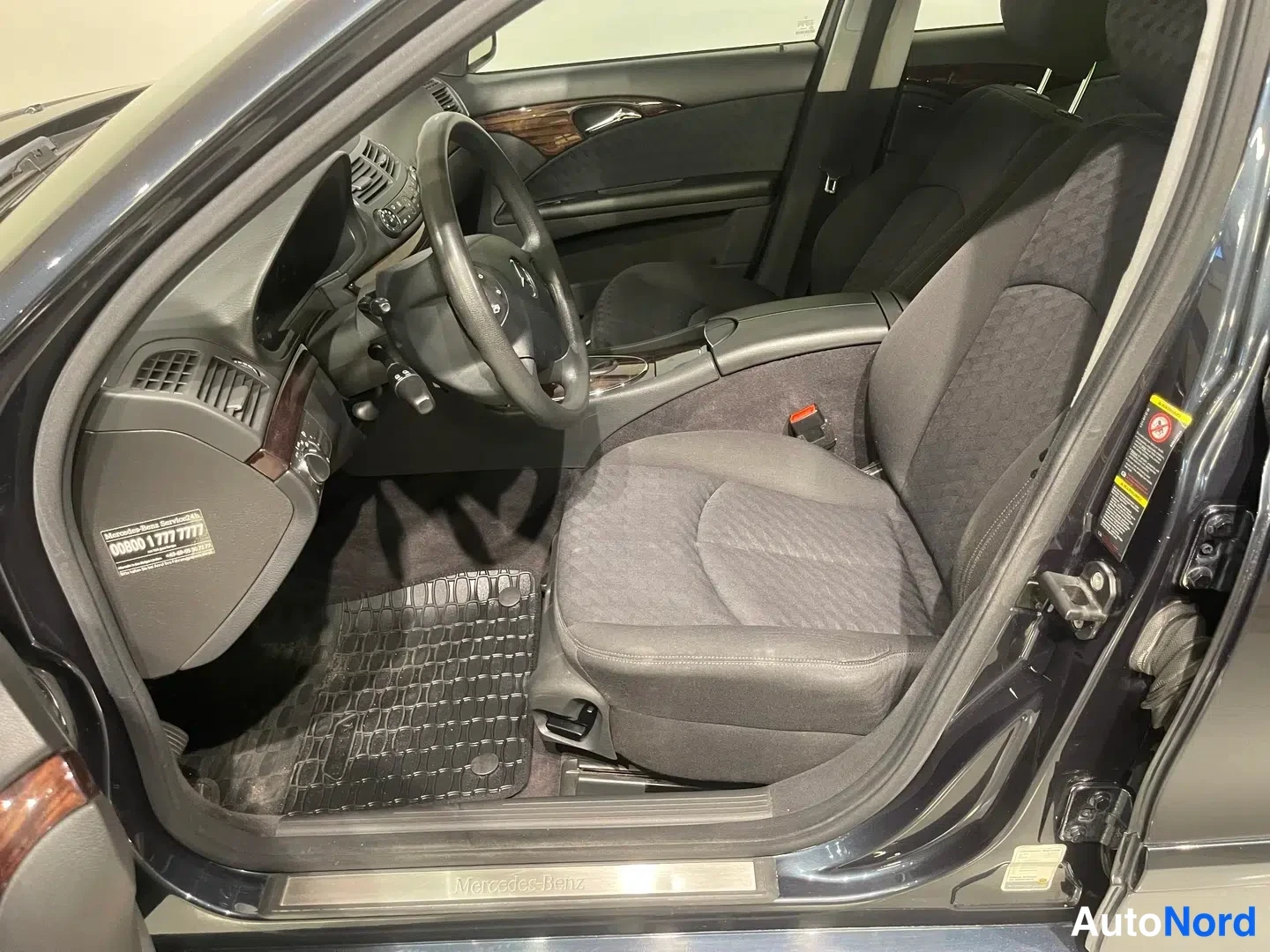 Sininen Mercedes-Benz E 280 CDI 2006, kuva 33