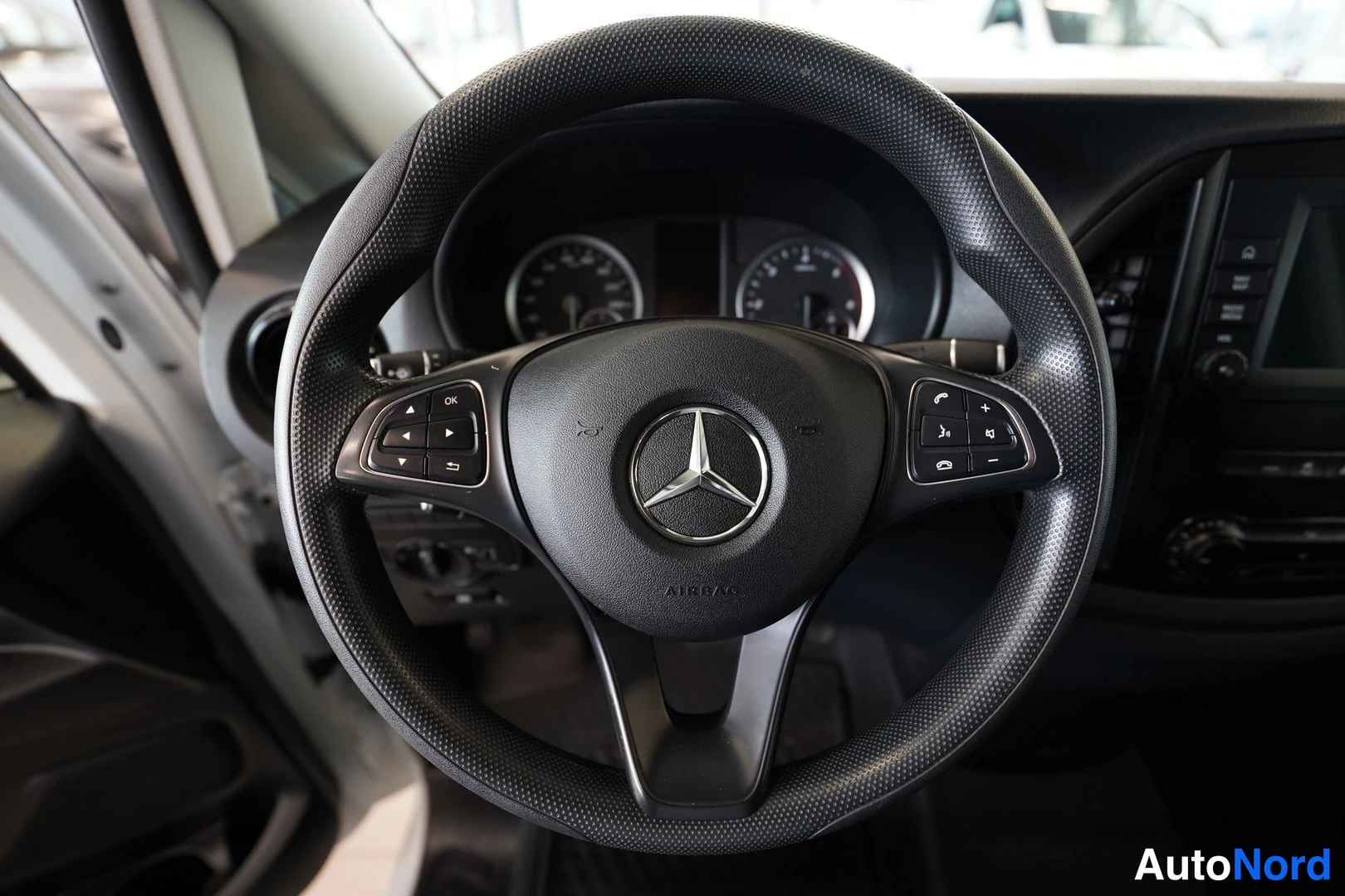 Valkoinen Mercedes-Benz Vito 114 CDI 2021, kuva 30