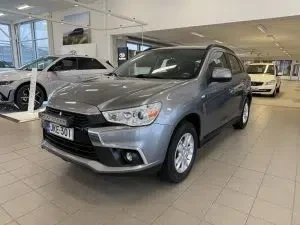Harmaa Mitsubishi ASX 2017, etuviisto, keula vasemmalle, kuva 7