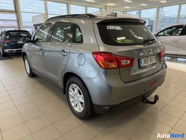 Harmaa Mitsubishi ASX 2017, takaviisto, kuva 17