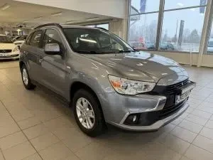Harmaa Mitsubishi ASX 2017, etuviisto, keula oikealle, kuva 13