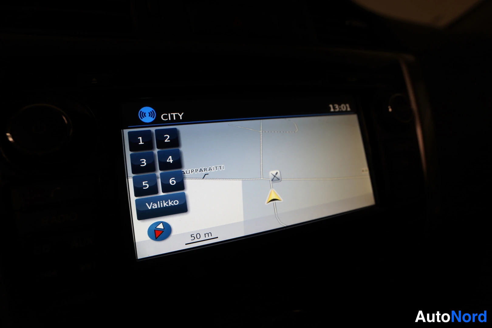 Vit Nissan Navara 2018, bild 30