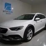 Valkoinen Opel Insignia 2018, etuviisto, keula vasemmalle, kuva 8