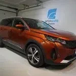 Brown Peugeot 5008 2021, front three-quarter, nose to the left, photo 3
