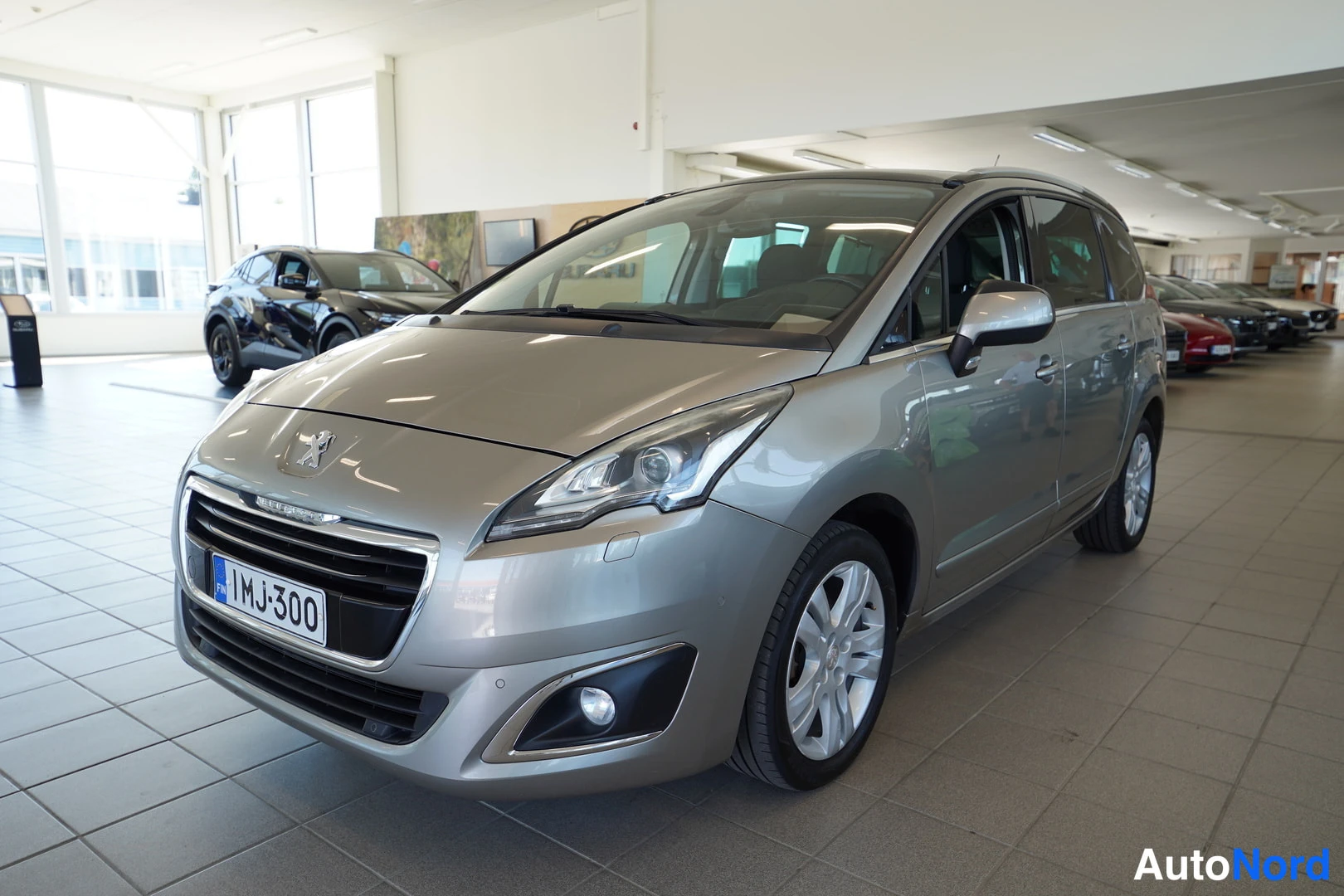 Peugeot 5008 Allure PureTech 130 2016