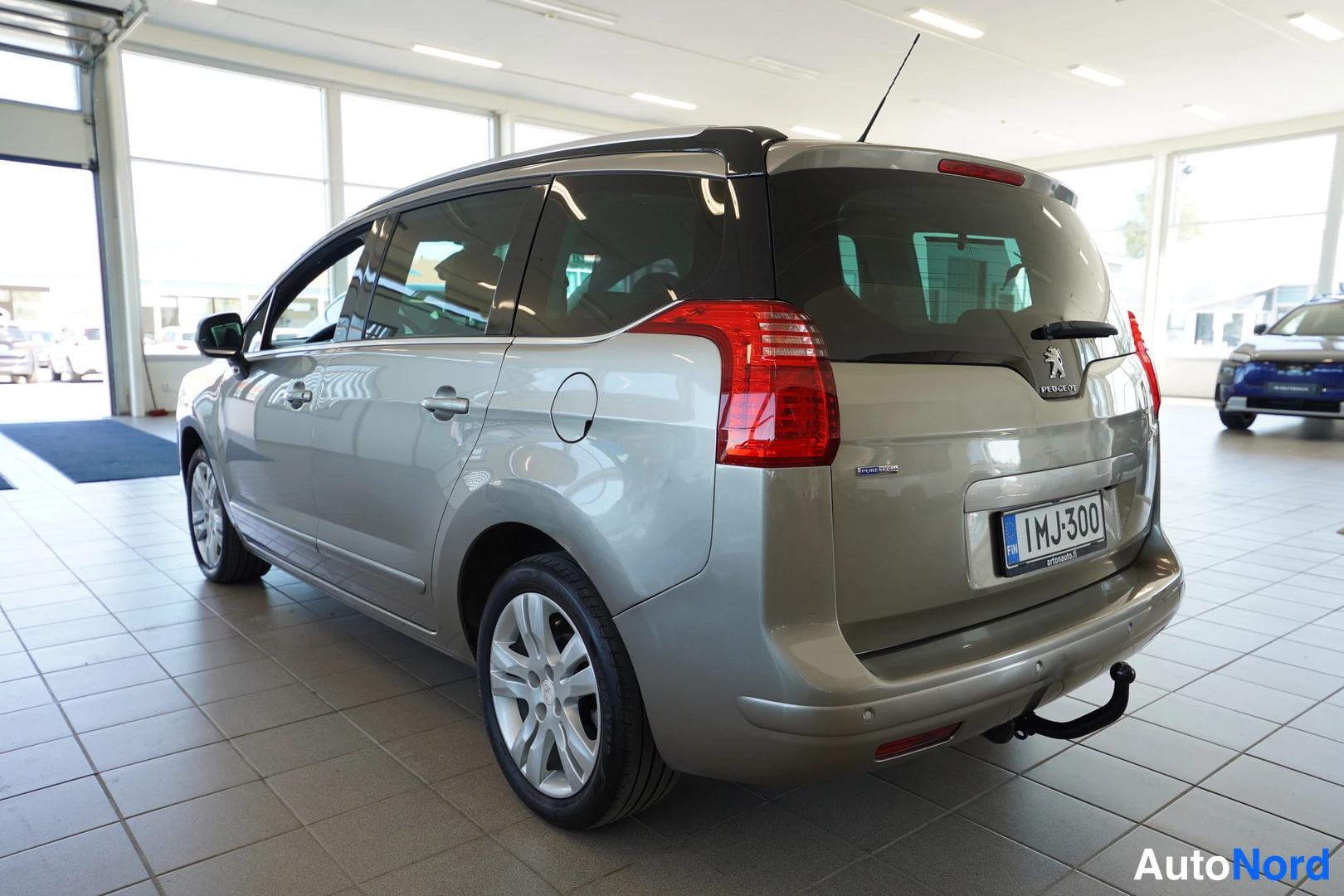 Harmaa Peugeot 5008 2016, takaviisto, kuva 15