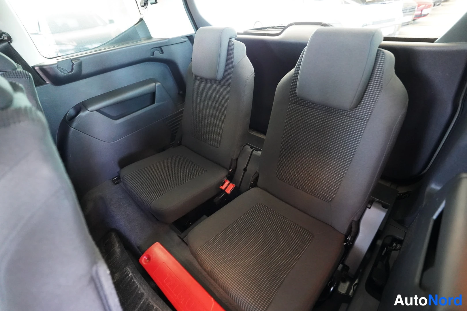 Harmaa Peugeot 5008 2016, kuva 23