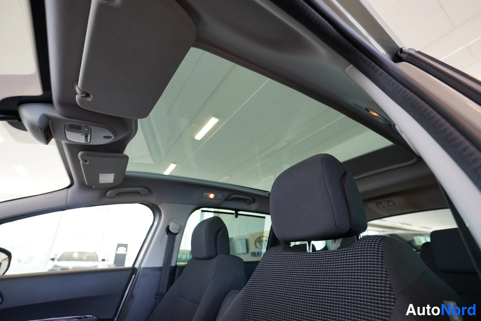 Harmaa Peugeot 5008 2016, kuva 29
