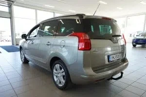 Harmaa Peugeot 5008 2016, takaviisto, kuva 19
