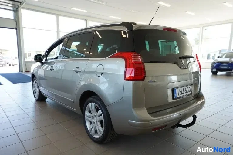 Harmaa Peugeot 5008 2016, takaviisto, kuva 17