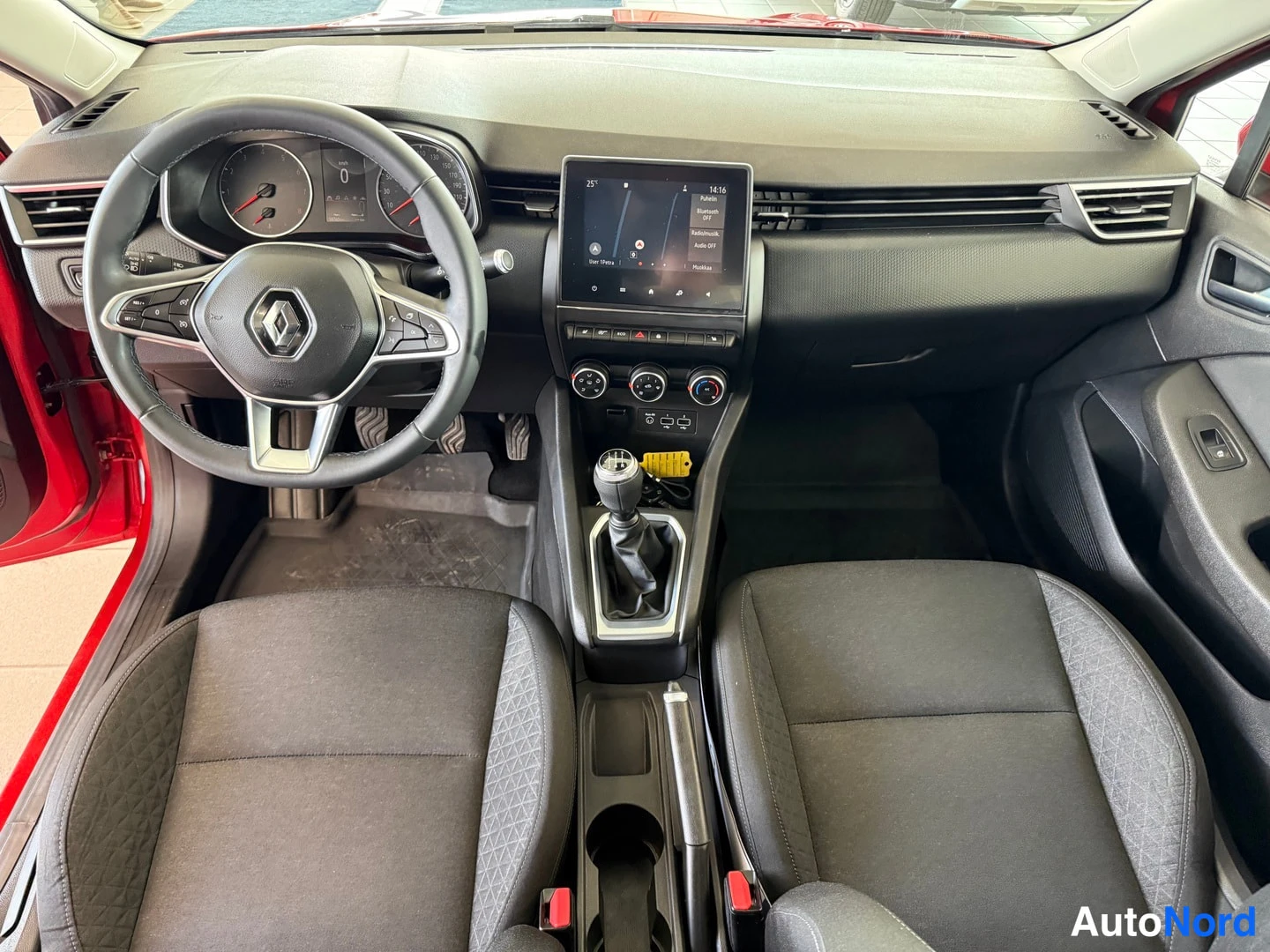 Punainen Renault Clio 2019, yksityiskohta, kuva 25