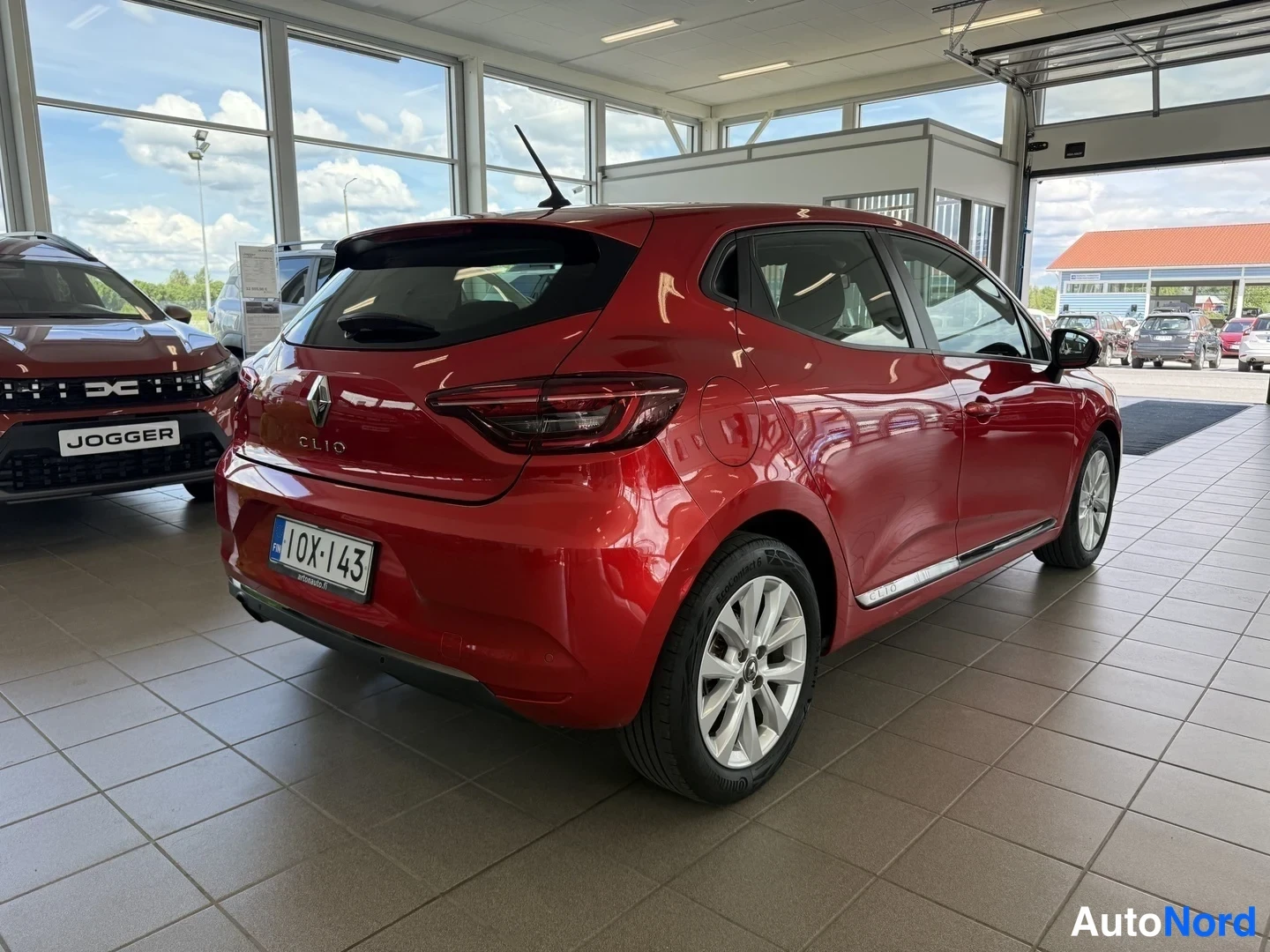Punainen Renault Clio 2019, takaviisto, kuva 19