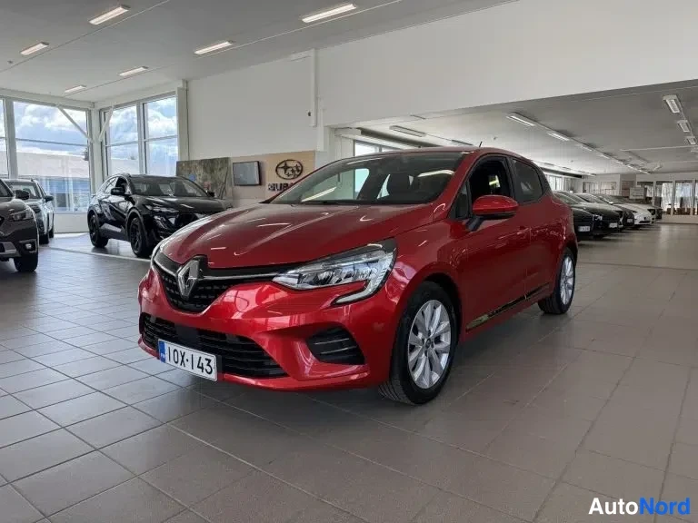 Punainen Renault Clio 2019, etuviisto, keula vasemmalle, kuva 6