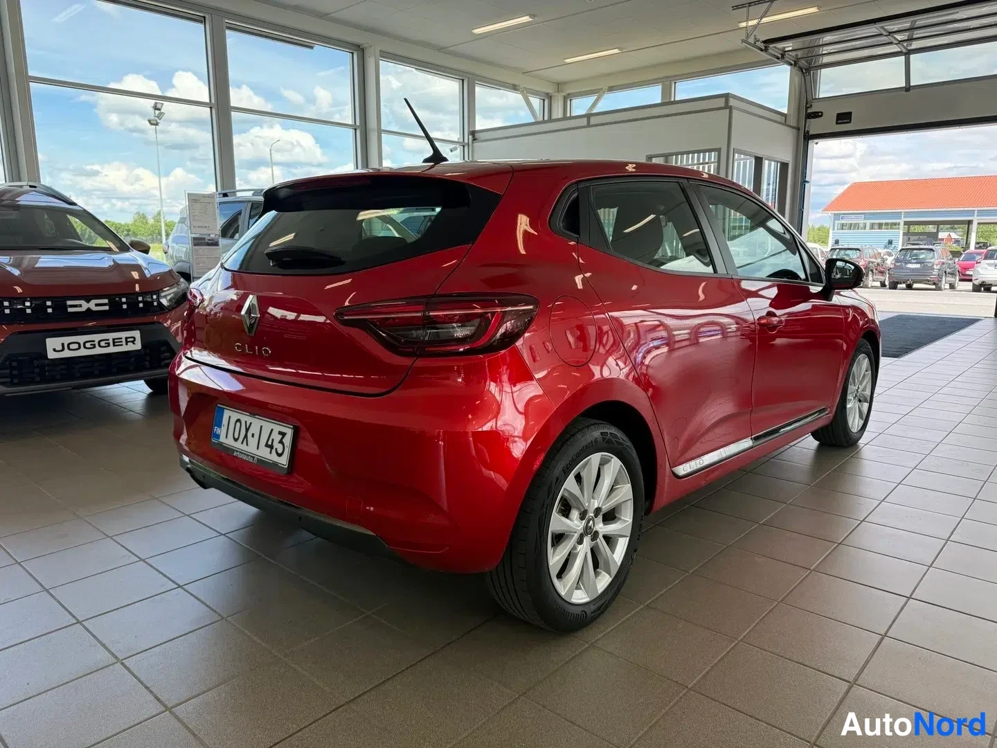 Punainen Renault Clio 2019, takaviisto, kuva 23