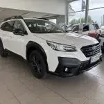 White Subaru Outback 2021, front three-quarter, nose to the left, photo 3