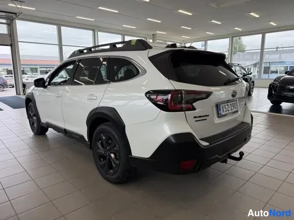 White Subaru Outback 2021, rear three-quarter, photo 15