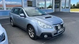 Hopea Subaru Outback 2013, etuviisto, keula oikealle, kuva 13