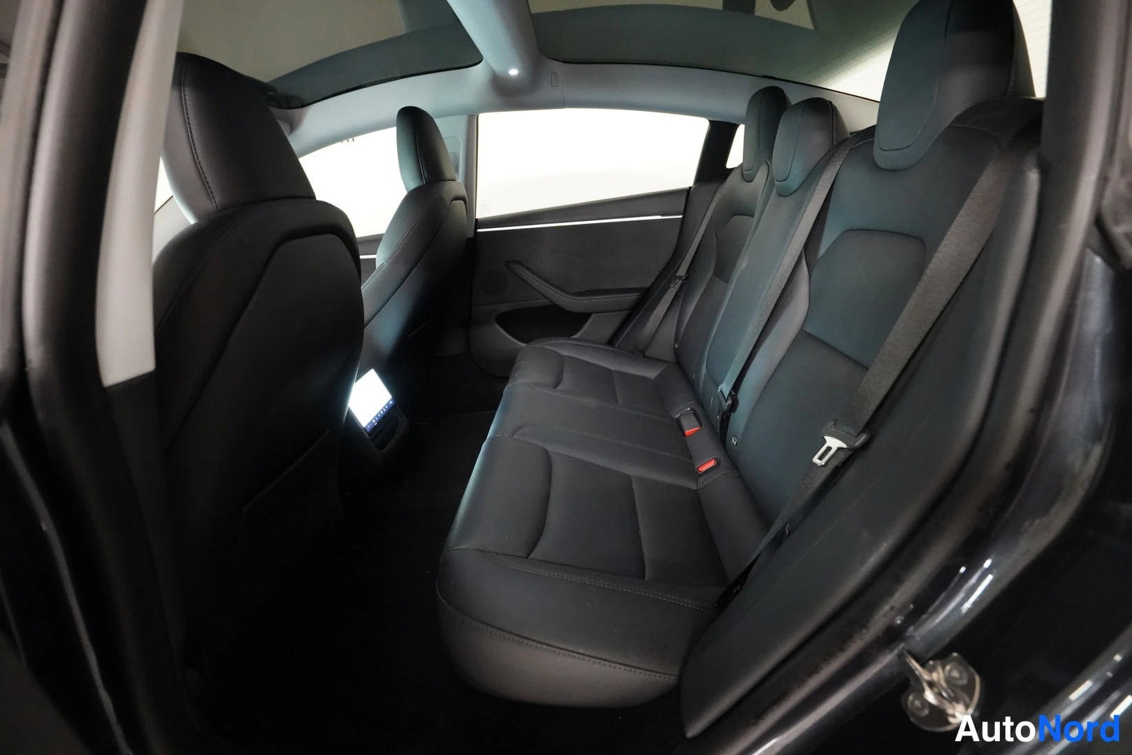 Harmaa Tesla Model 3 2024, kuva 12
