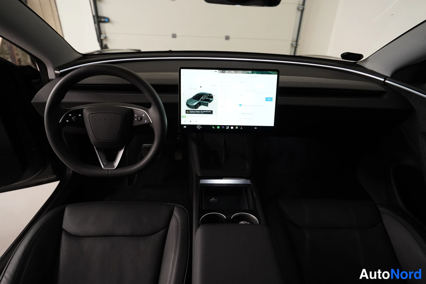 Harmaa Tesla Model 3 2024, kuva 13