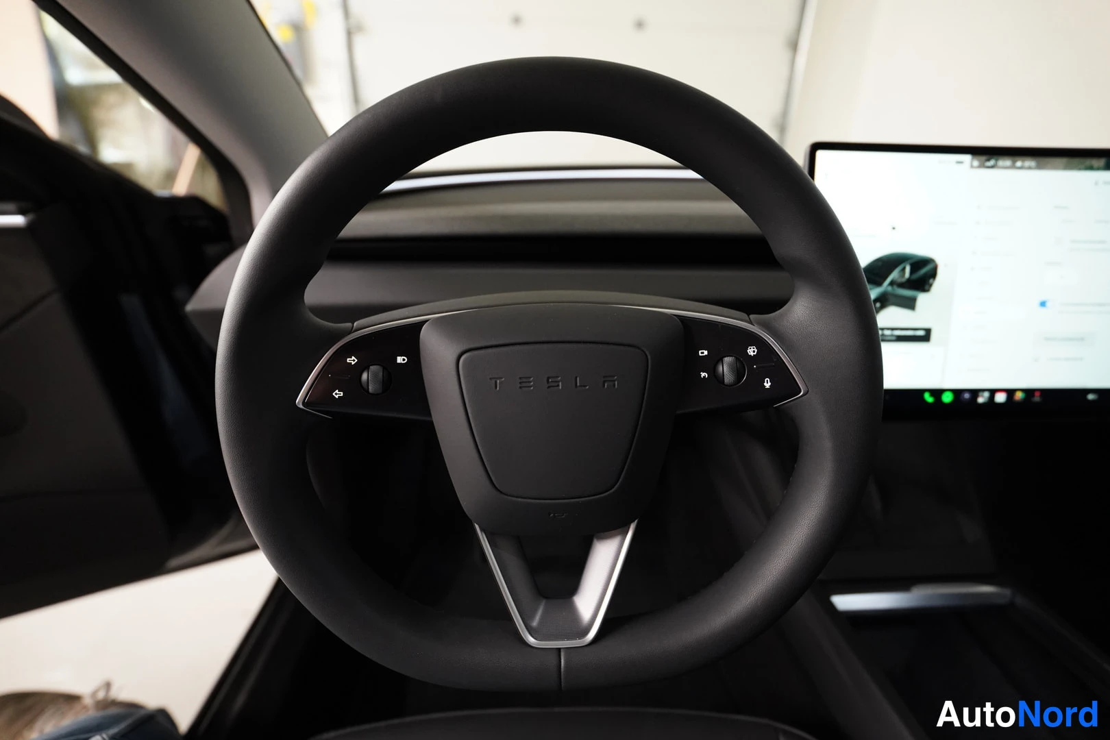 Harmaa Tesla Model 3 2024, kuva 14