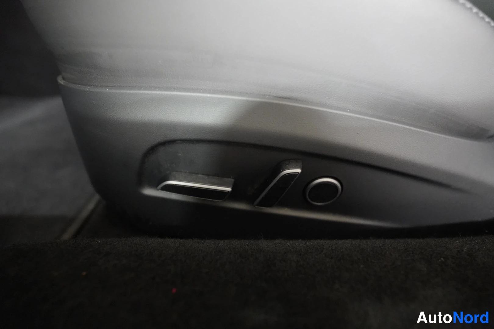 Harmaa Tesla Model 3 2024, kuva 21