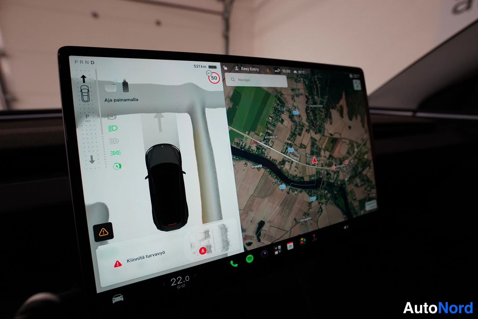 Harmaa Tesla Model 3 2024, kuva 25