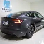 Harmaa Tesla Model 3 2024, takaviisto, kuva 10