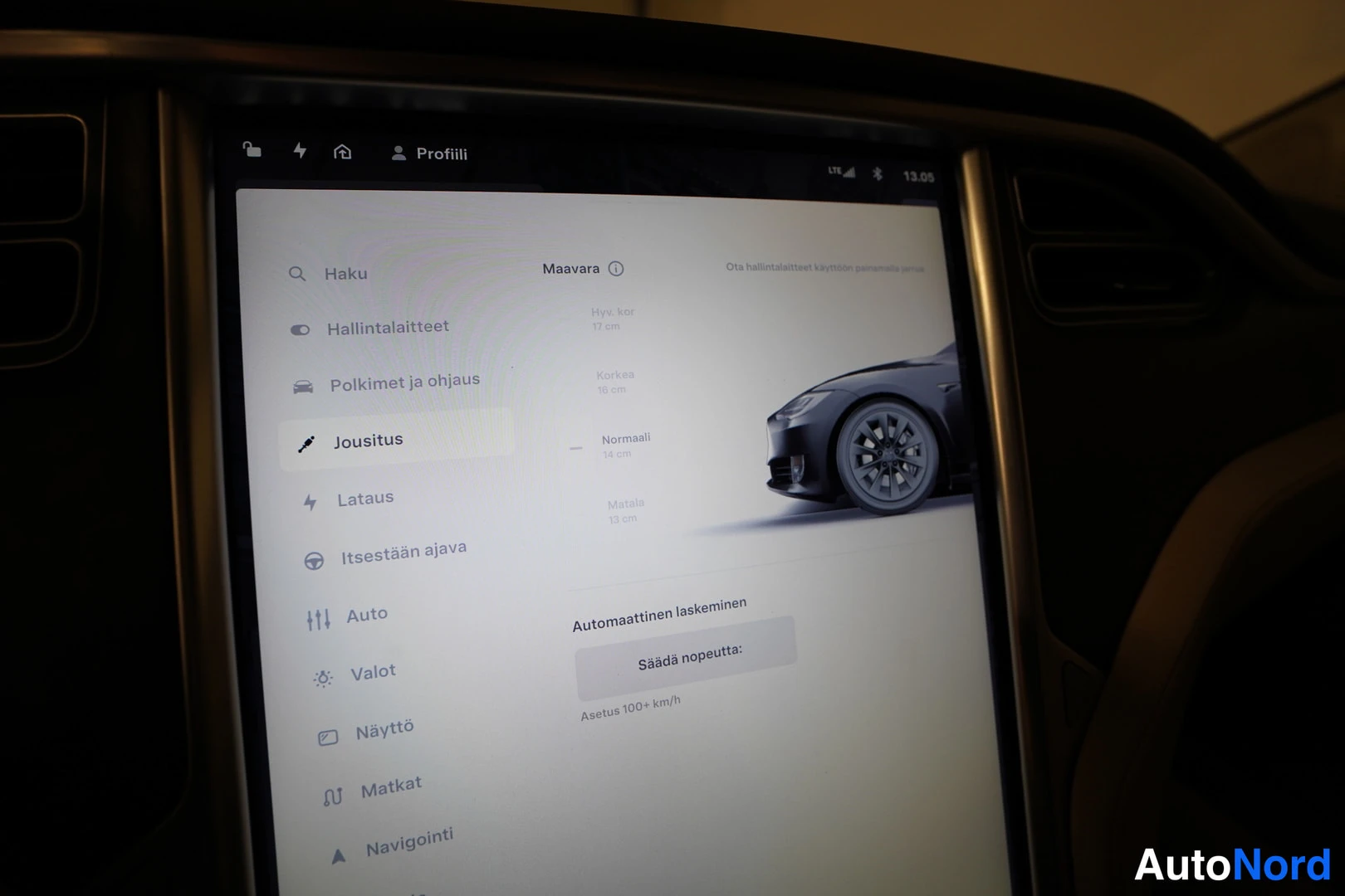 Musta Tesla Model S 2017, kuva 32