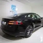 Musta Tesla Model S 2017, takaviisto, kuva 12