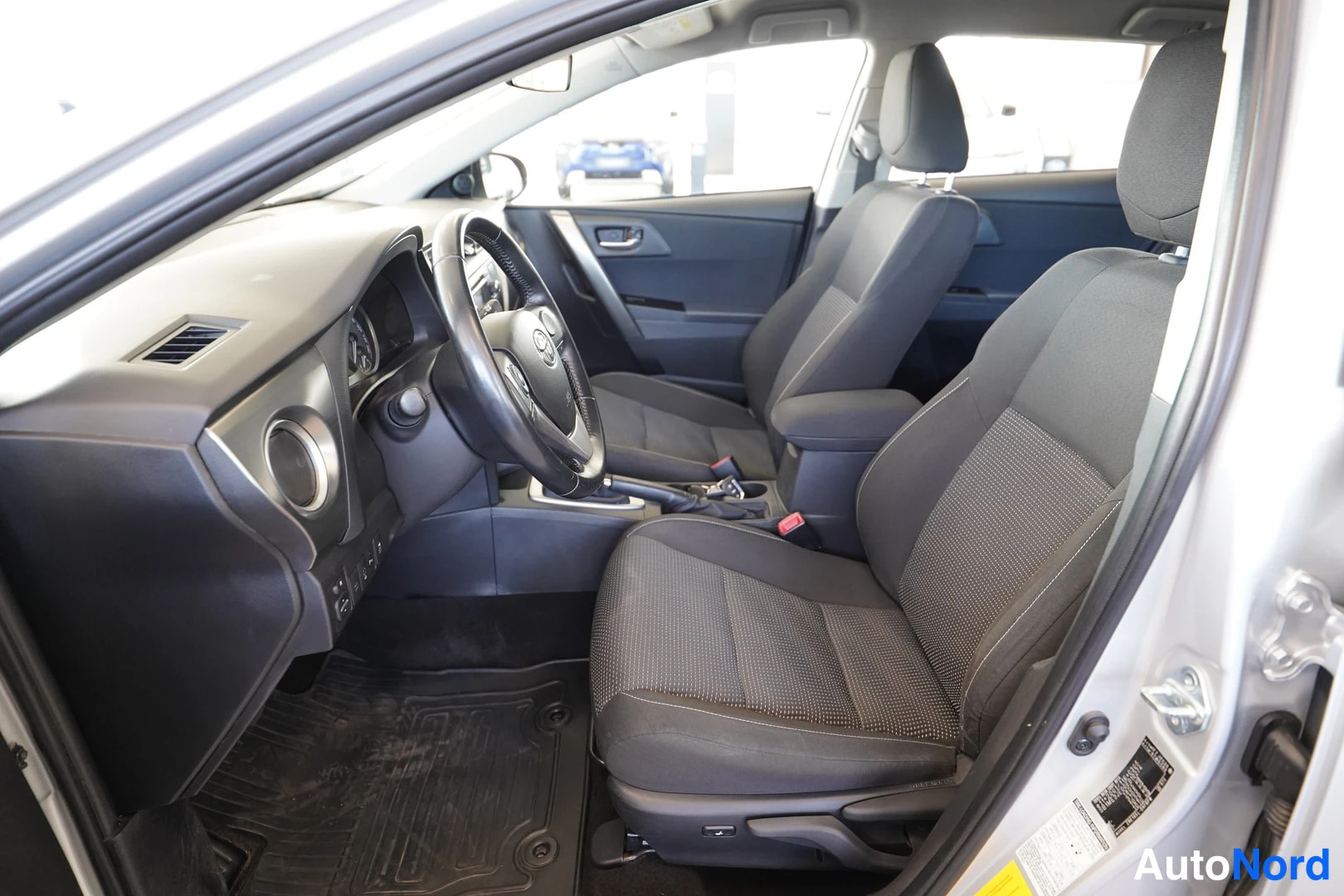Hopea Toyota Auris 2014, kuva 18