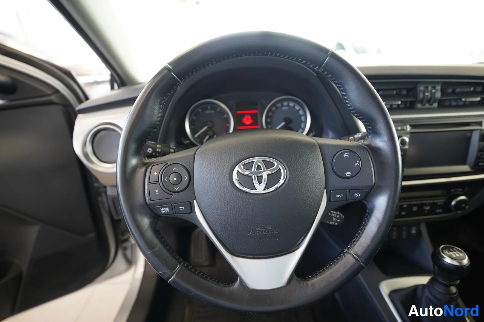 Hopea Toyota Auris 2014, kuva 21