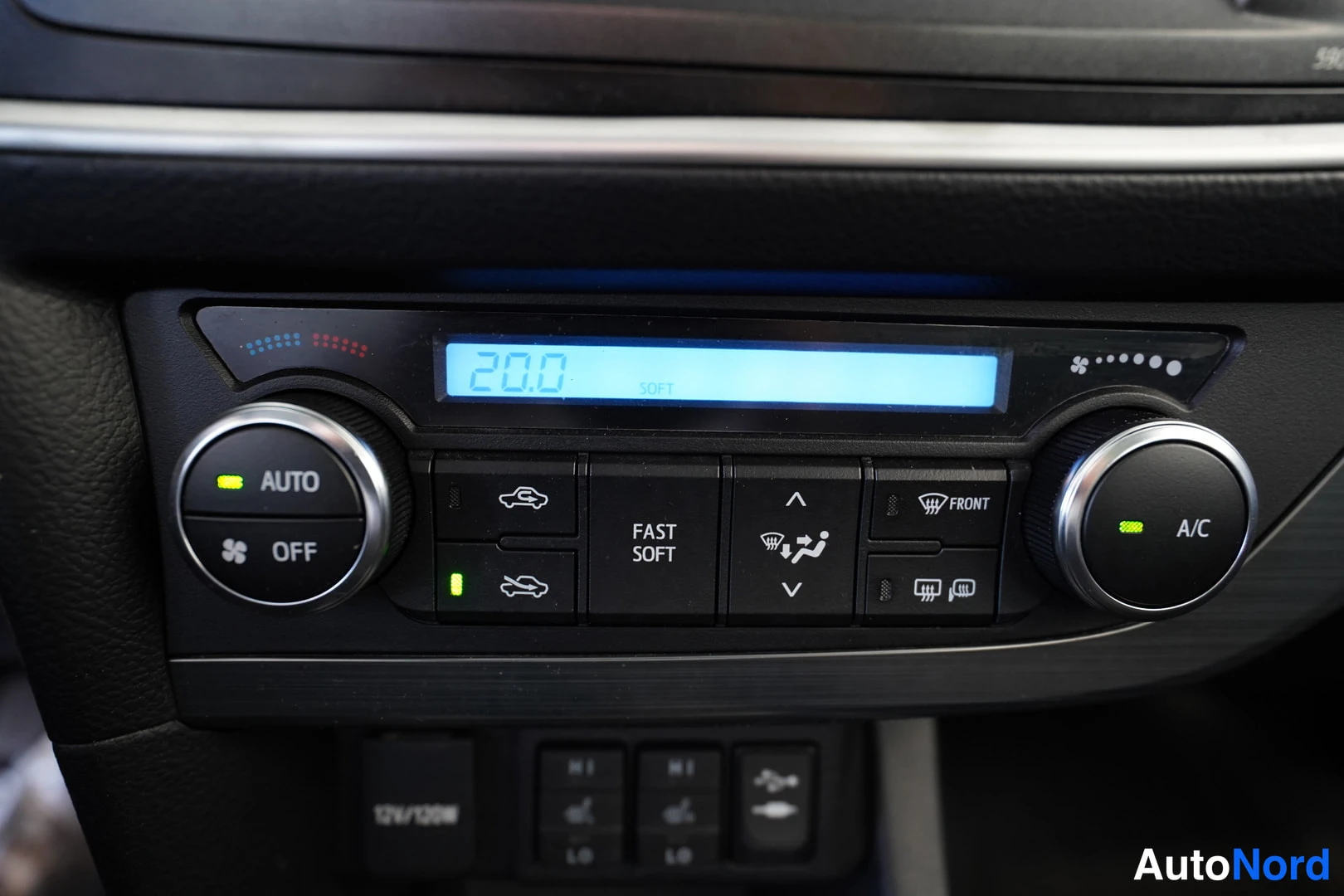 Hopea Toyota Auris 2014, kuva 24