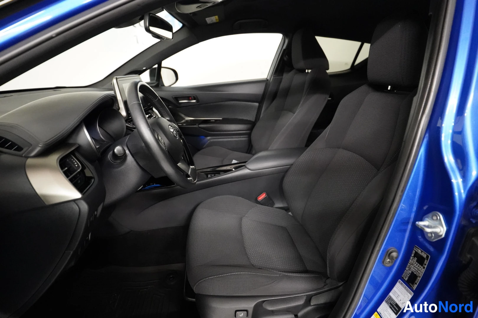 Sininen Toyota C-HR 2019, kuva 13