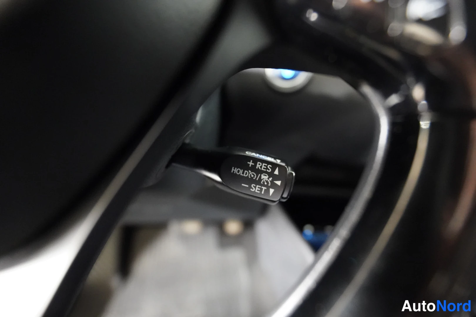 Sininen Toyota C-HR 2019, kuva 32
