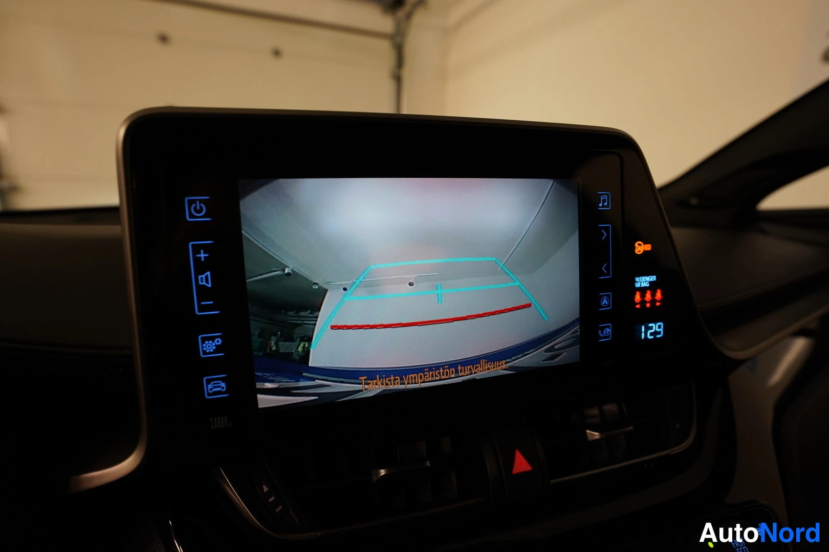 Sininen Toyota C-HR 2019, kuva 21