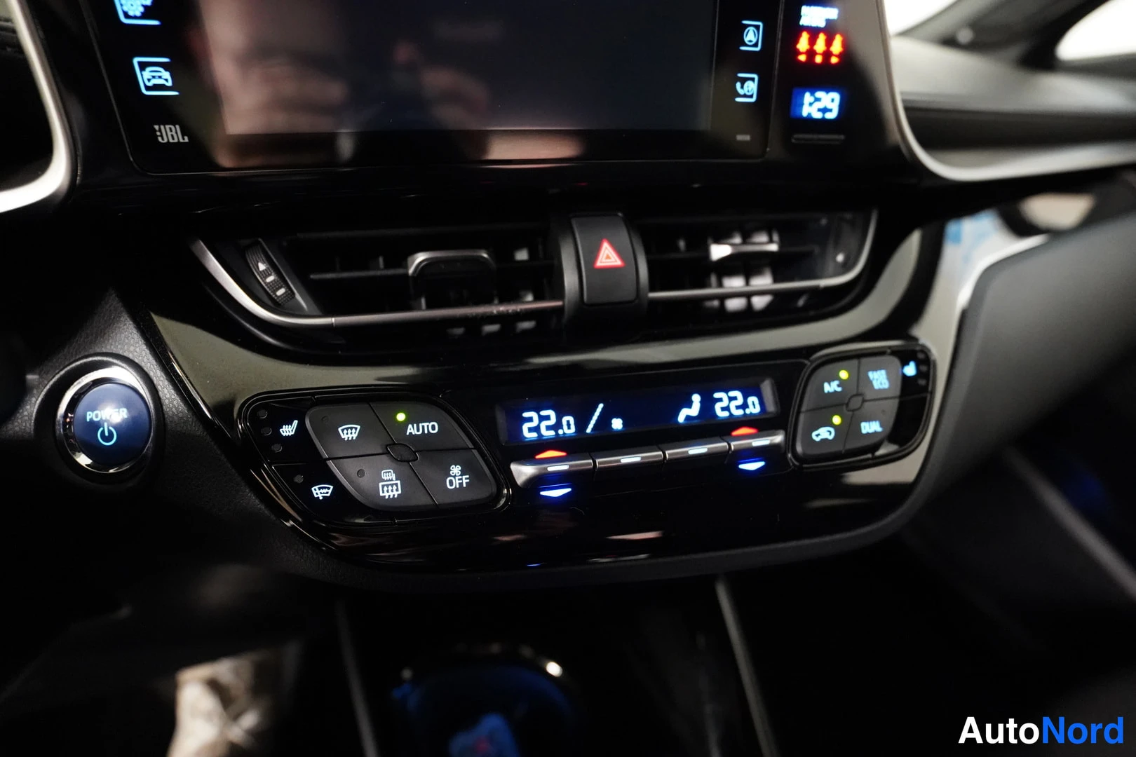 Sininen Toyota C-HR 2019, kuva 22